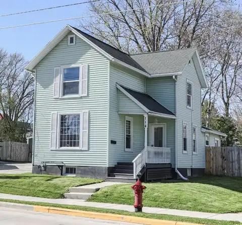 114 E Davis St, Beaver Dam, WI 53916