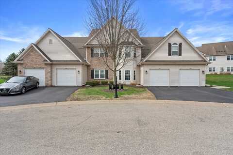492 Cedar Ct, Slinger, WI 53086
