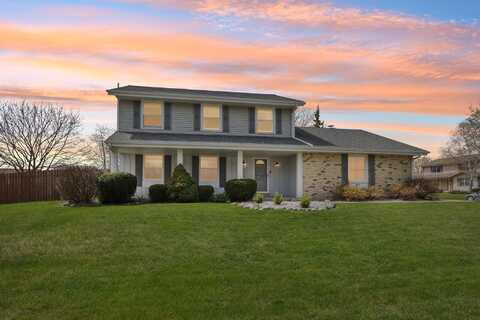 4435 S Regal Manor Dr, New Berlin, WI 53151