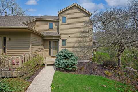 944 Duck Pond Rd, Fontana, WI 53125