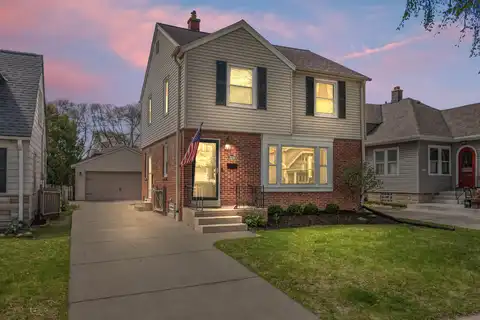 2535 N 71st St, Wauwatosa, WI 53213