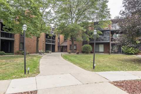 4215 N 100th St, Milwaukee, WI 53222