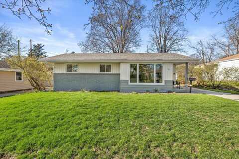 426 Debbie Dr, Waukesha, WI 53189