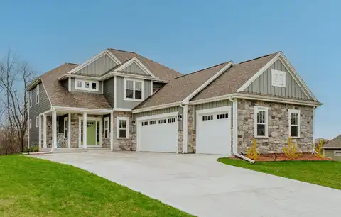 N75w23873 High Ridge Dr, Sussex, WI 53089