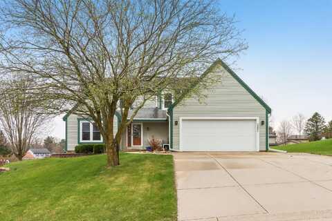 1251 Riverton Dr, Mukwonago, WI 53149
