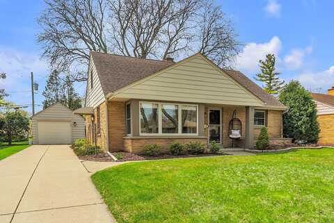 7831 W Manitoba St, West Allis, WI 53219