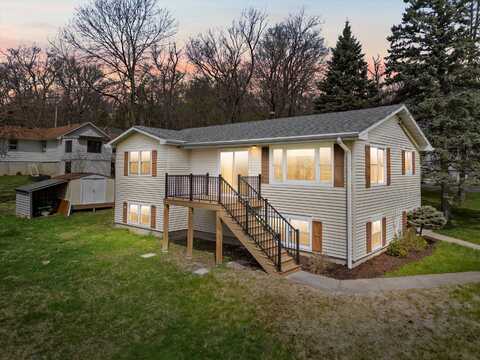 3085 N Canary Rd, Lake Geneva, WI 53147