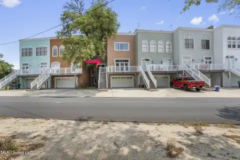 80 E Beach Street, Gulfport, MS 39507
