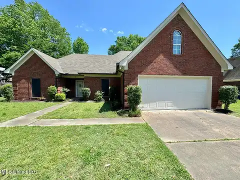 5860 W White Ridge Circle, Olive Branch, MS 38654
