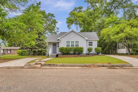 2215 Pine Avenue, Gulfport, MS 39501