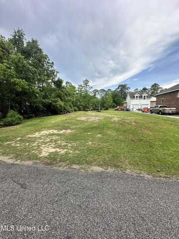 610 Royal Oak Boulevard, Pass Christian, MS 39571