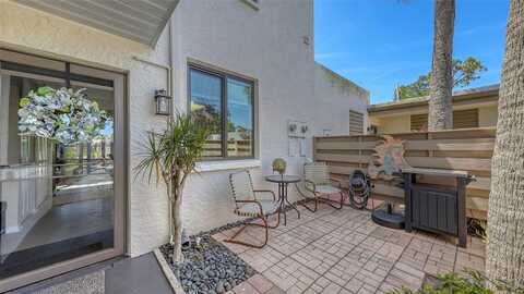564 LAKESIDE DRIVE, BRADENTON, FL 34210