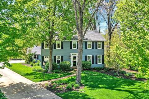 70 Williamsburg Court, Zionsville, IN 46077