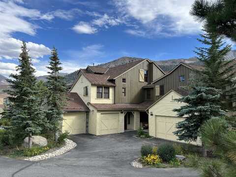 1126 Pyramid Peak Drive, Mammoth Lakes, CA 93546