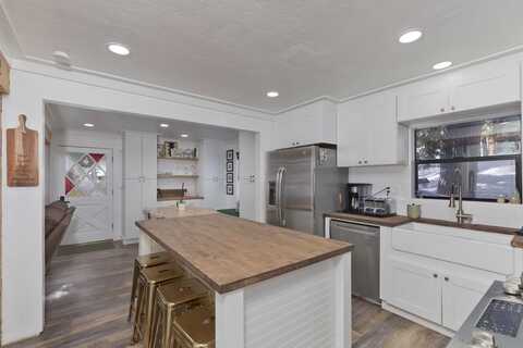 99 Mill Street, Mammoth Lakes, CA 93546