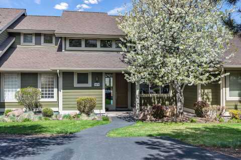 10870 Village Loop, Redmond, OR 97756
