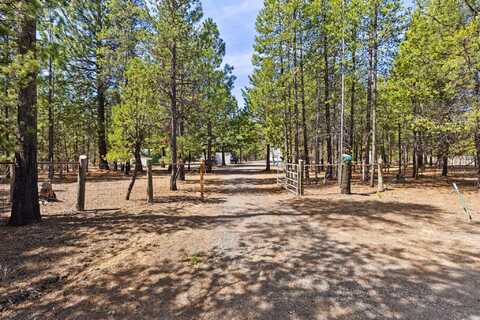 15511 Rainbow Court, La Pine, OR 97739