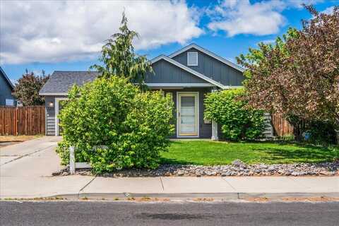 329 SW 33rd Drive, Redmond, OR 97756