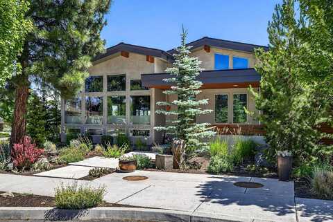 62636 NW Mt Thielsen Drive, Bend, OR 97703