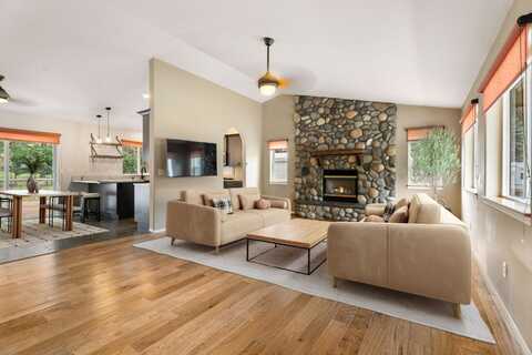 19405 Indian Summer Road, Bend, OR 97702