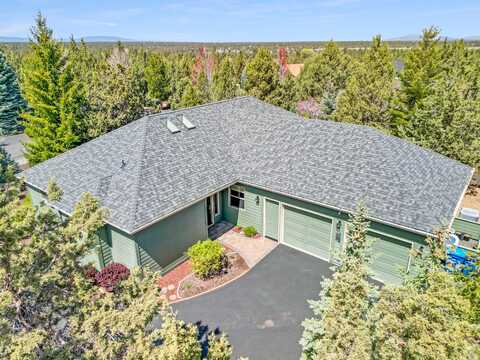 722 Golden Pheasant Drive, Redmond, OR 97756