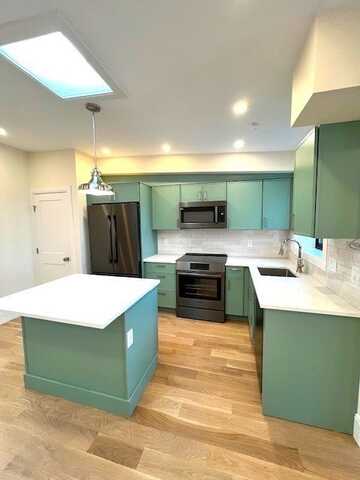 552 East 5th, Boston, MA 02127