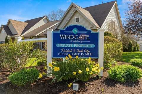 135 Beach Rd, Salisbury, MA 01952