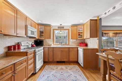 789 Concord Tpke, Arlington, MA 02476