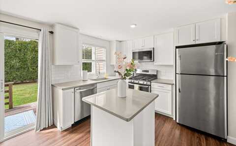 102 Ocean Meadows, Fairhaven, MA 02719
