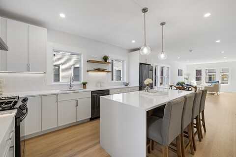 37 Seven Pines Ave, Cambridge, MA 02140