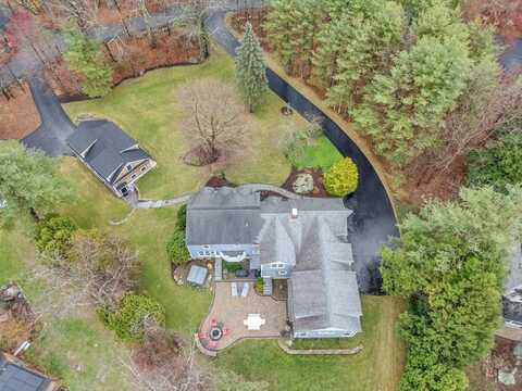 38 N Mill St, Hopkinton, MA 01748