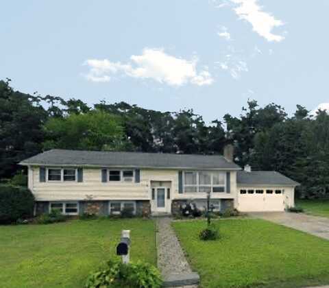 12 Vincent Rd, Grafton, MA 01536