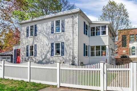 284 Ash St, Waltham, MA 02453