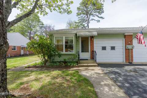 26 Valley Forge Drive, Whiting, NJ 08759