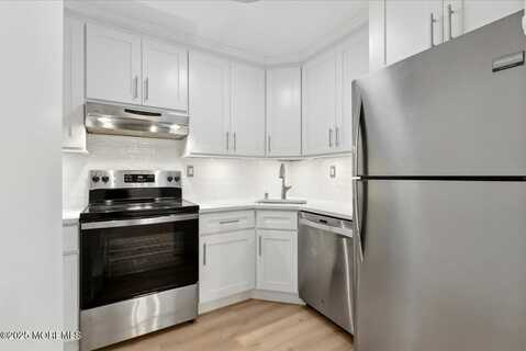 87 Arrowood Road, Manalapan, NJ 07726
