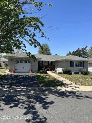 35 Saint Croix Street, Toms River, NJ 08757