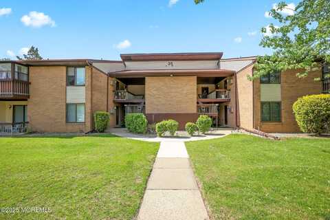 35 Amberly Drive, Manalapan, NJ 07726