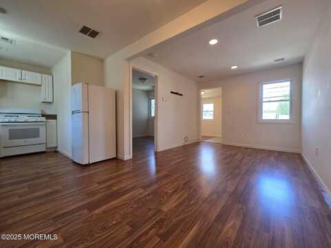 98 Seeley Avenue, Keansburg, NJ 07734