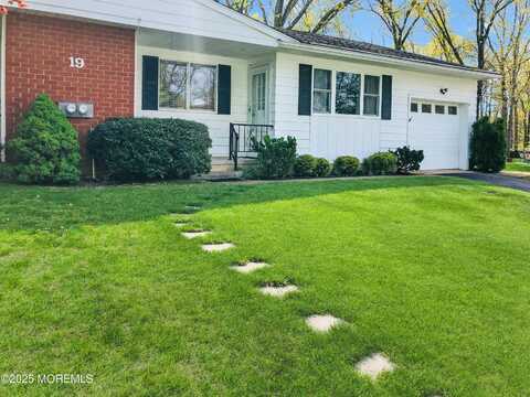 19 Florida Drive, Whiting, NJ 08759