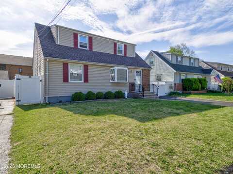 7 Kenneth Avenue, Parlin, NJ 08859
