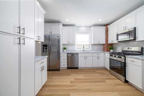 32 S 16th Street, New Hyde Park, NY 11040