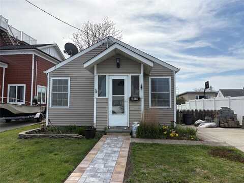 260 East Drive, Copiague, NY 11726