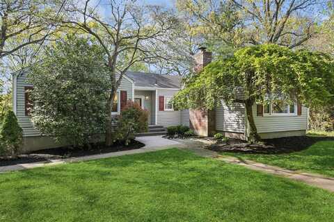 22 Washington Drive, Centerport, NY 11721