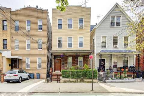 25-35 Crescent Street, Astoria, NY 11102