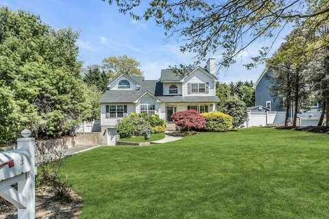 3 Quantuck Court, Commack, NY 11725