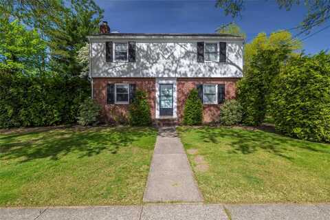 15 Ilsley Place, Malverne, NY 11565