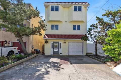 931 Oceanfront Street, Long Beach, NY 11561