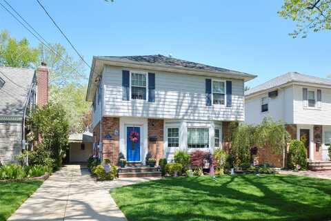 225 Oak Street, Floral Park, NY 11001