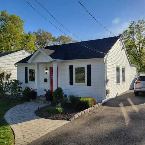 20 Bayville Park Boulevard, Bayville, NY 11709