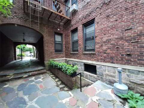 1 Hillside Avenue, Great Neck, NY 11021